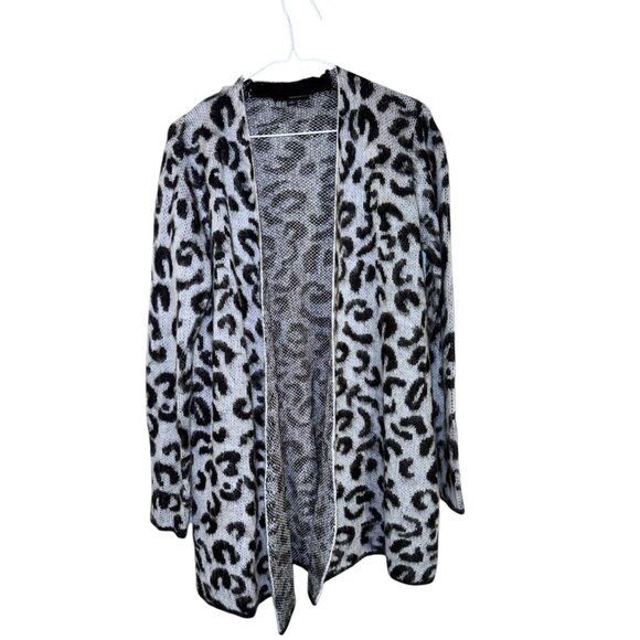 Harvé Benard Womens Leopard Print Cardigan Sweater Size S - Picture 2 of 9
